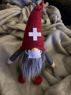 Gnome Felt Covid  Medic Figure with Mask, very good condition